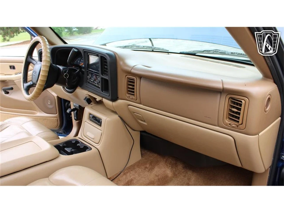 2000 Chevrolet Tahoe 2nd Gen - Image 12 of 31