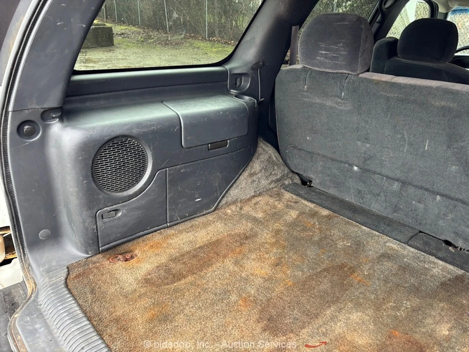 2000 Chevrolet Tahoe 2nd Gen - Image 10 of 12