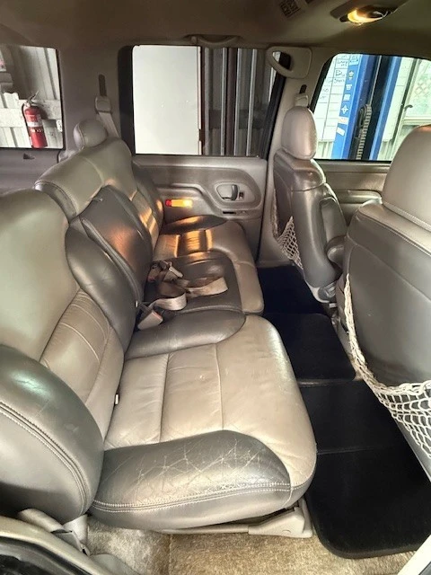 2000 Chevrolet Tahoe 1st Gen - Image 14 of 21