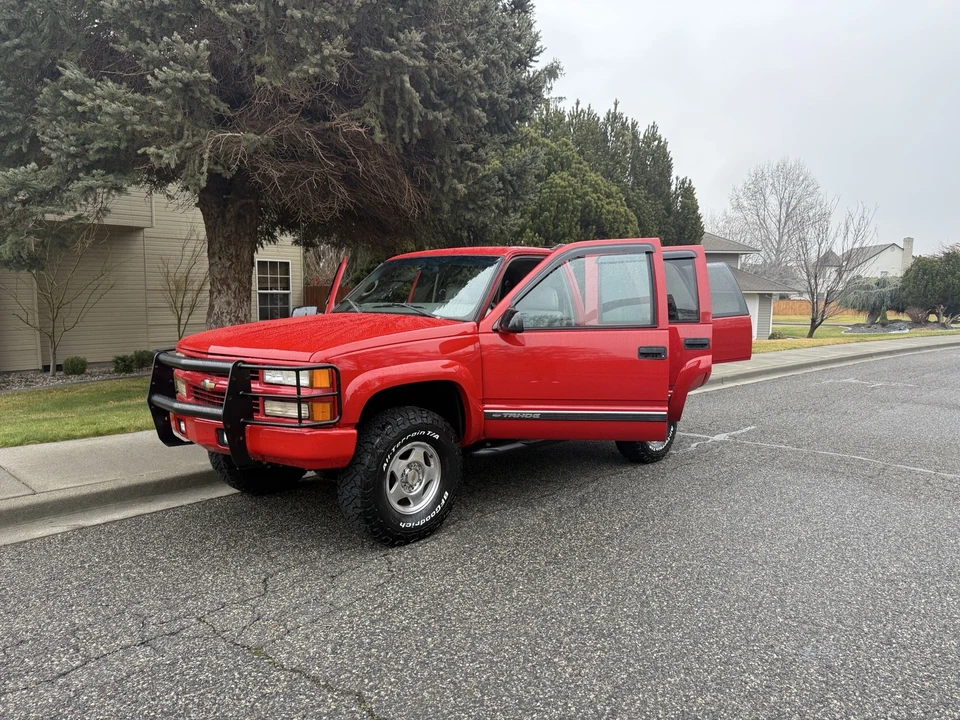 2000 Chevrolet Tahoe 1st Gen - Image 10 of 21