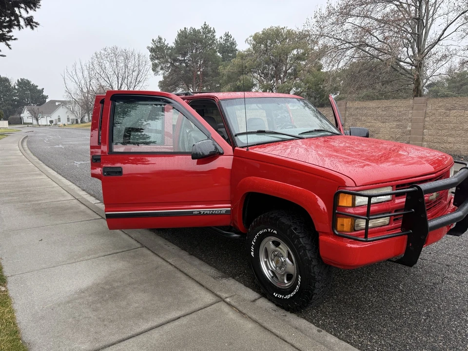 2000 Chevrolet Tahoe 1st Gen - Image 13 of 21