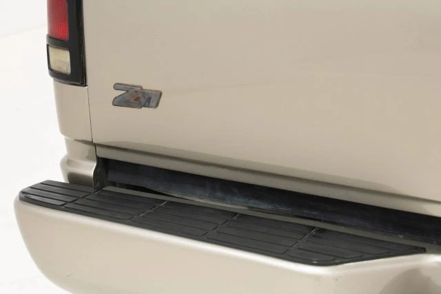 2000 Chevrolet Tahoe 2nd Gen - Image 19 of 21