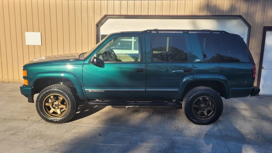 2000 Chevrolet Tahoe 1st Gen - Image 2 of 13