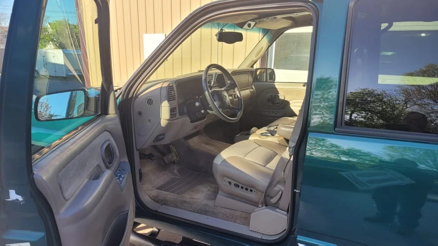 2000 Chevrolet Tahoe 1st Gen - Image 3 of 13