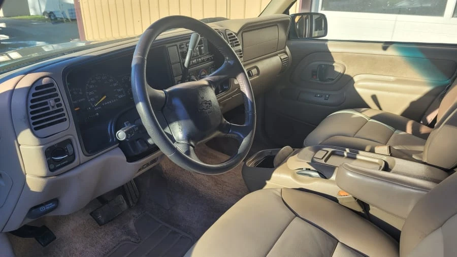 2000 Chevrolet Tahoe 1st Gen - Image 4 of 13