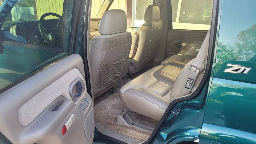 2000 Chevrolet Tahoe 1st Gen - Image 5 of 13