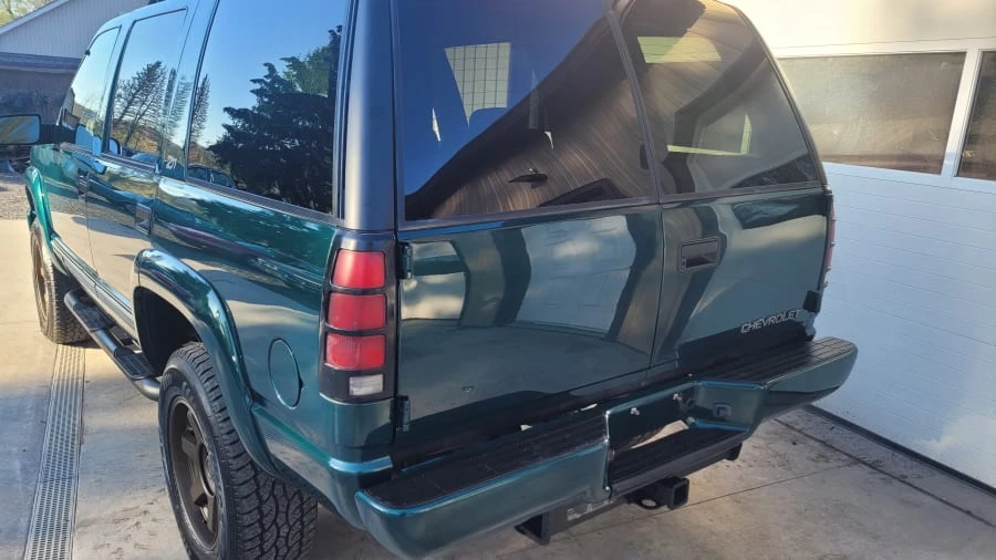 2000 Chevrolet Tahoe 1st Gen - Image 10 of 13