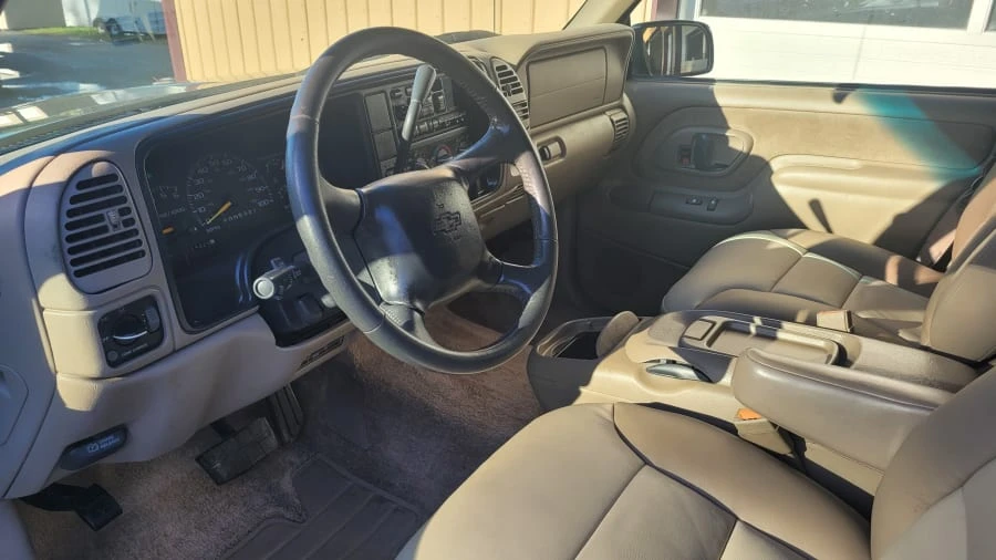 2000 Chevrolet Tahoe 1st Gen - Image 4 of 12