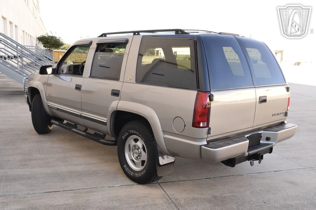 2000 Chevrolet Tahoe 1st Gen - Image 8 of 12