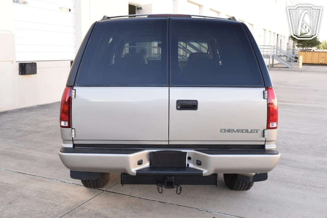2000 Chevrolet Tahoe 1st Gen - Image 11 of 12