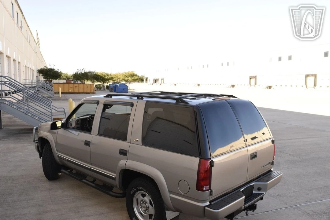 2000 Chevrolet Tahoe 1st Gen - Image 7 of 12