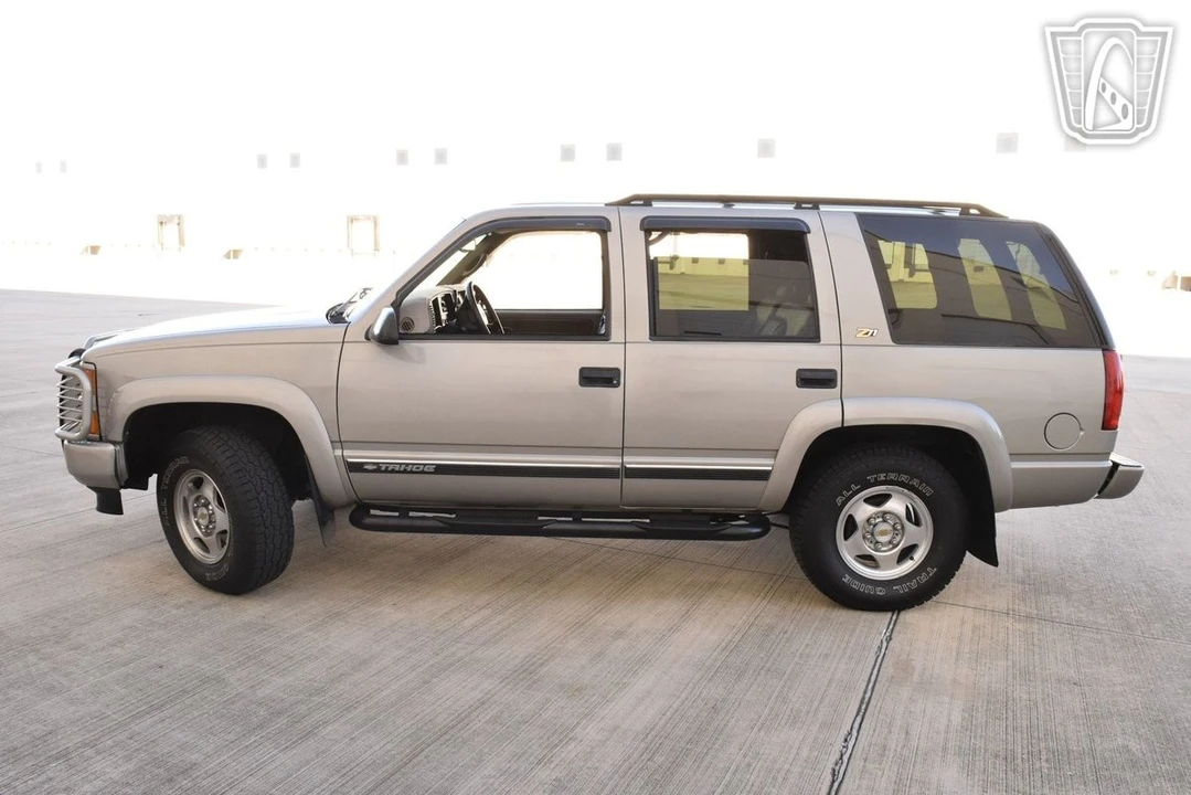 2000 Chevrolet Tahoe 1st Gen - Image 5 of 12