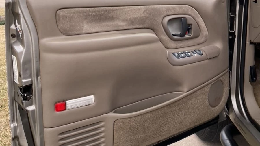 2000 Chevrolet Tahoe 1st Gen - Image 3 of 19