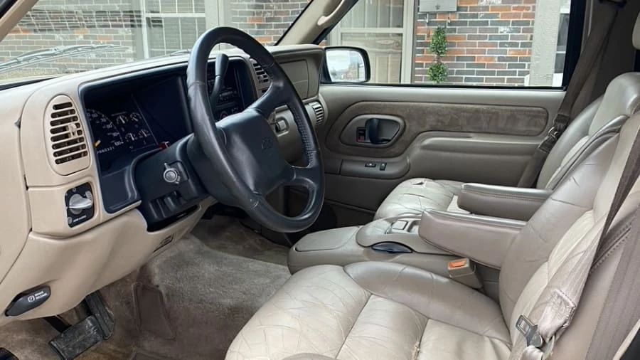 2000 Chevrolet Tahoe 1st Gen - Image 4 of 19