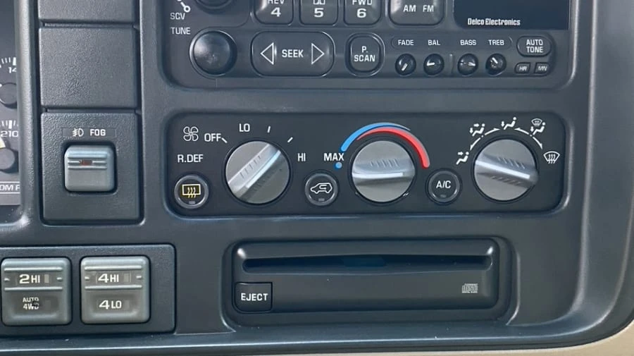 2000 Chevrolet Tahoe 1st Gen - Image 6 of 19