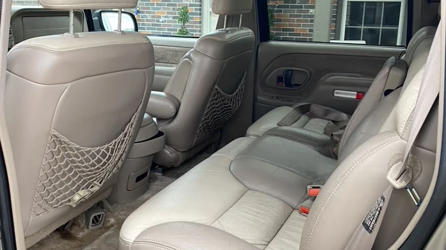 2000 Chevrolet Tahoe 1st Gen - Image 9 of 19