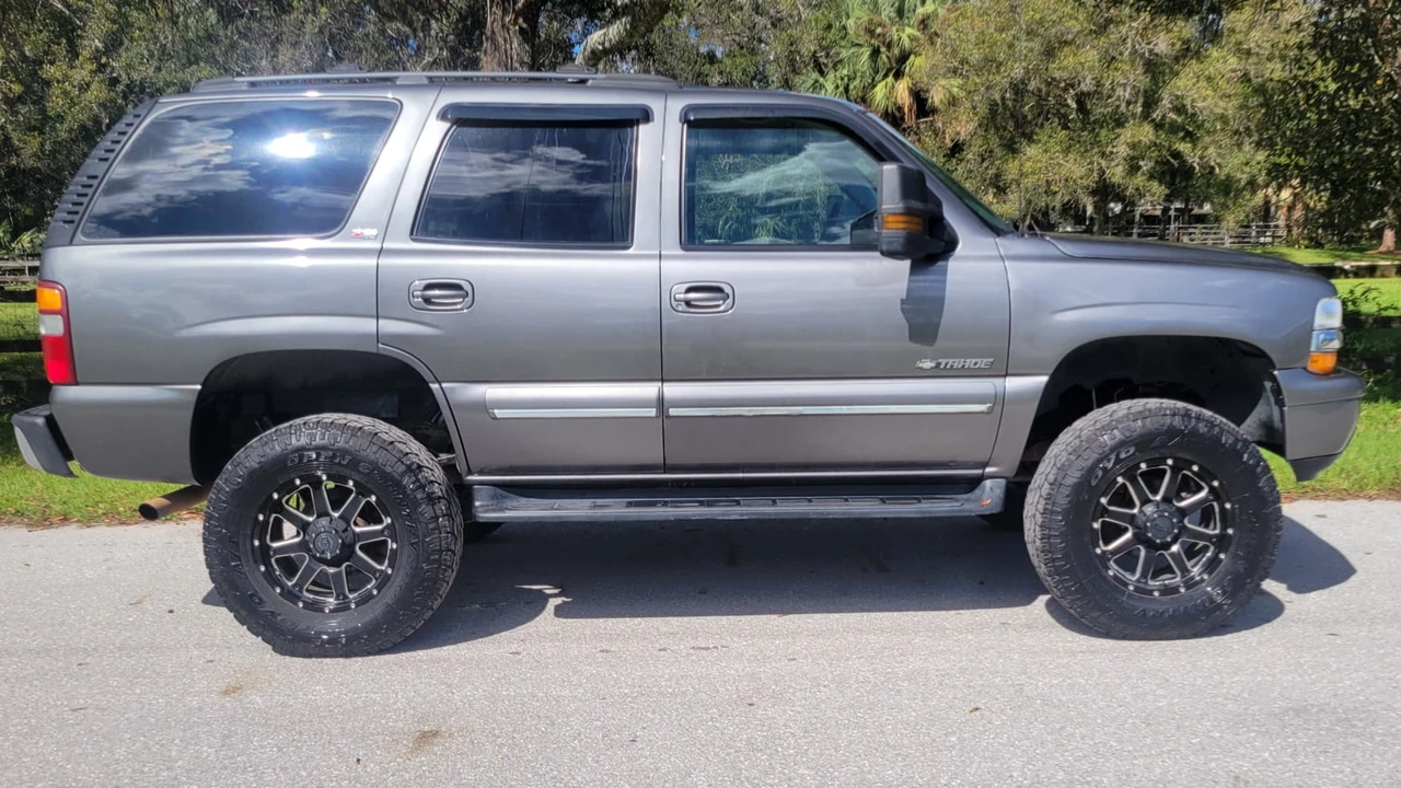 2000 Chevrolet Tahoe 1st Gen - Image 8 of 8