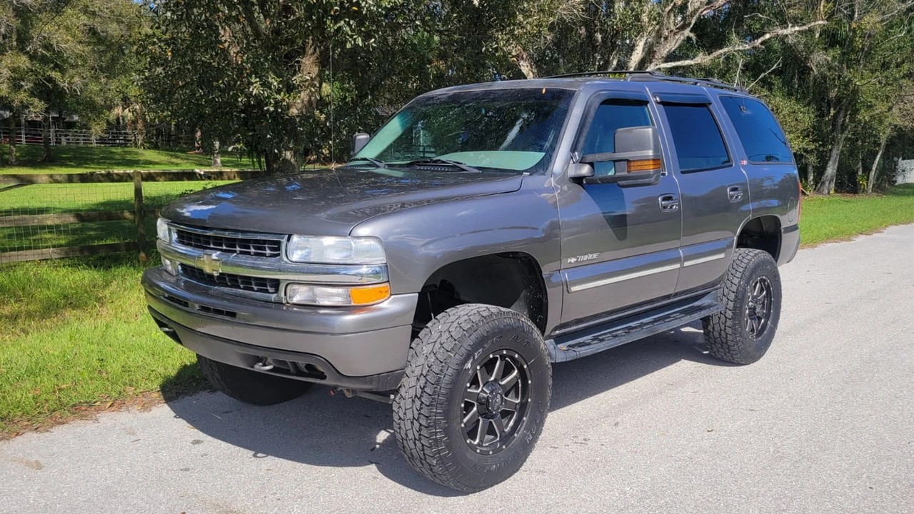 2000 Chevrolet Tahoe 1st Gen - Image 6 of 8