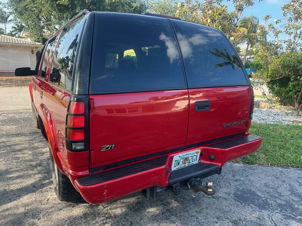 2000 Chevrolet Tahoe 1st Gen - Image 13 of 31