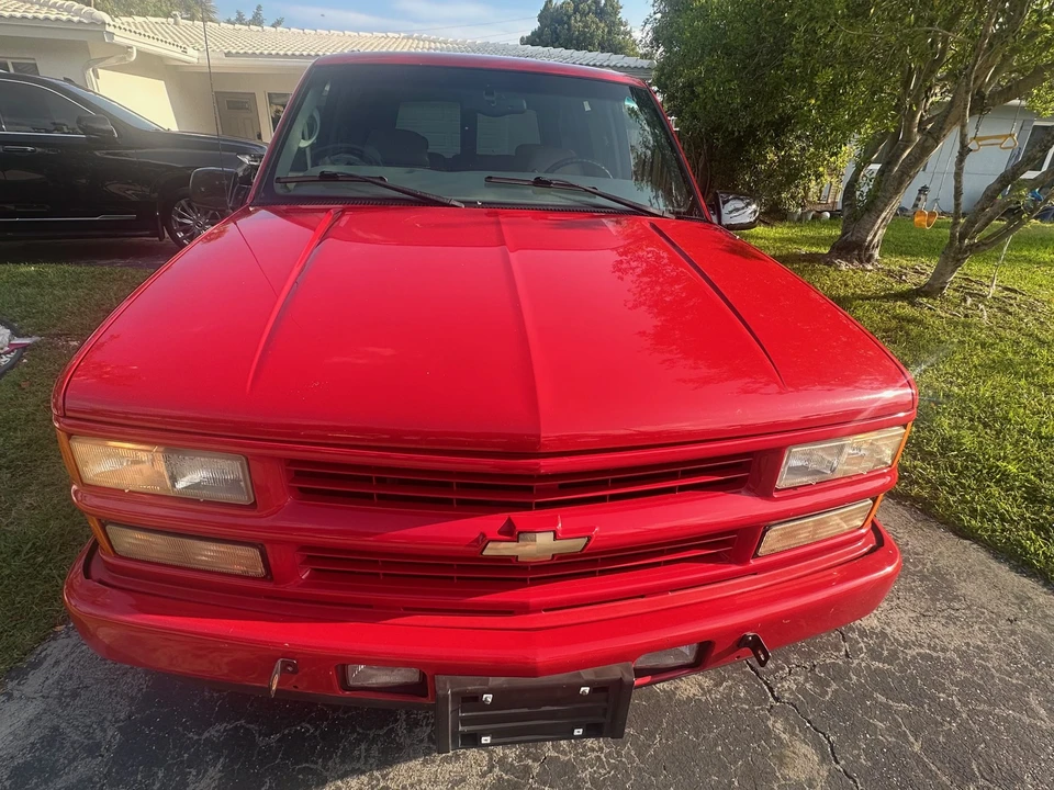 2000 Chevrolet Tahoe 1st Gen - Image 4 of 31