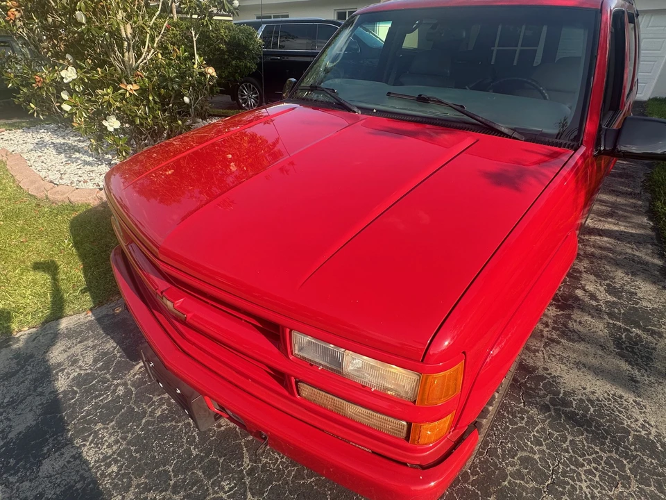 2000 Chevrolet Tahoe 1st Gen - Image 6 of 31