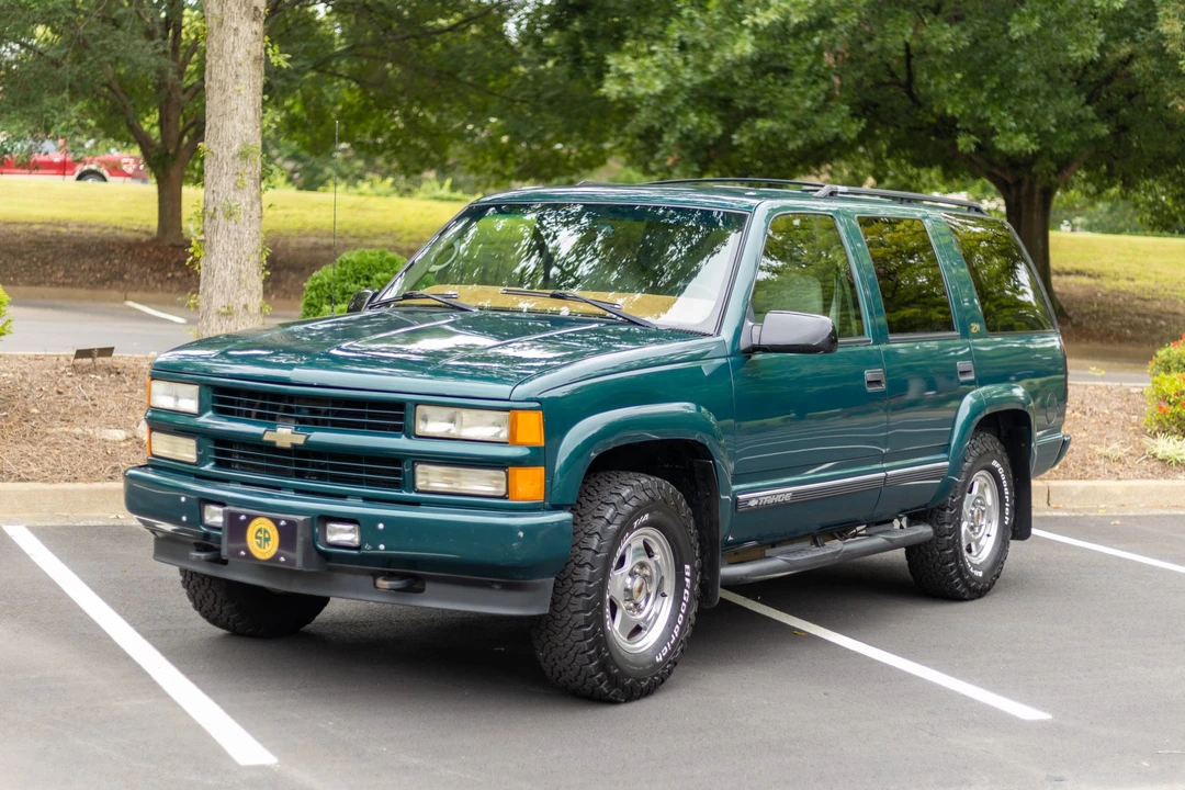 2000 Chevrolet Tahoe 1st Gen - Image 2 of 31