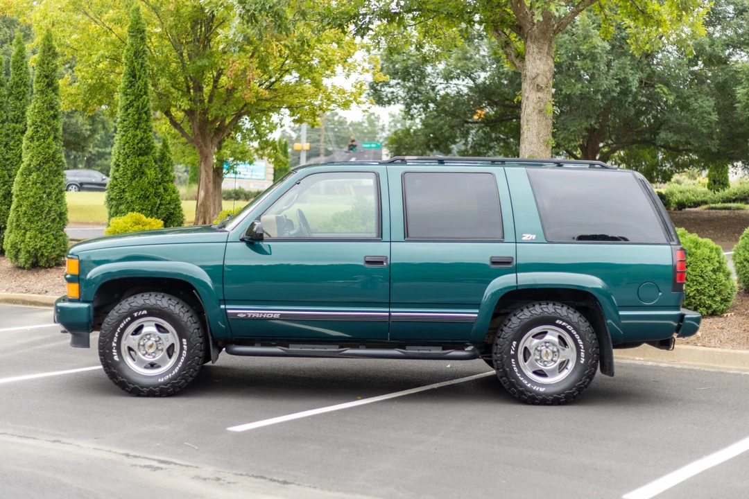 2000 Chevrolet Tahoe 1st Gen - Image 3 of 31