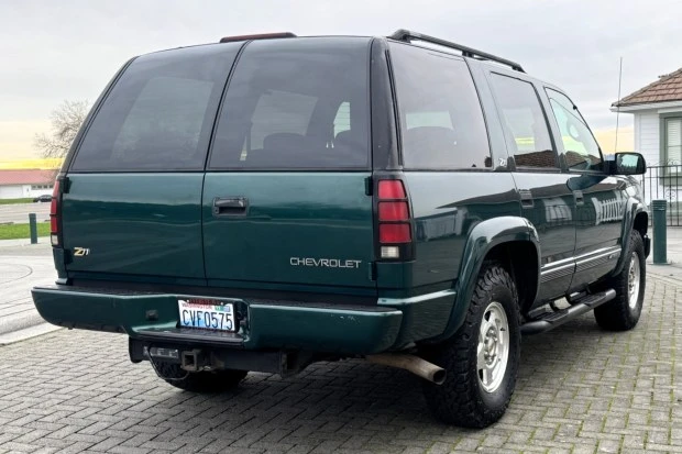 2000 Chevrolet Tahoe 1st Gen - Image 2 of 7