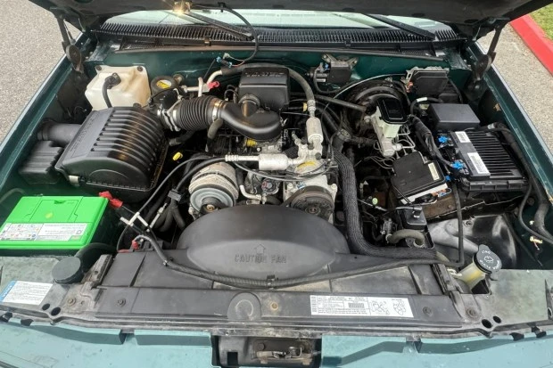 2000 Chevrolet Tahoe 1st Gen - Image 6 of 7