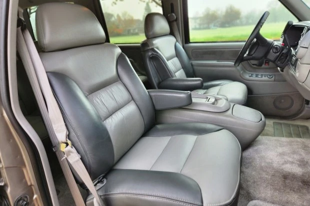 2000 Chevrolet Tahoe 1st Gen - Image 4 of 7