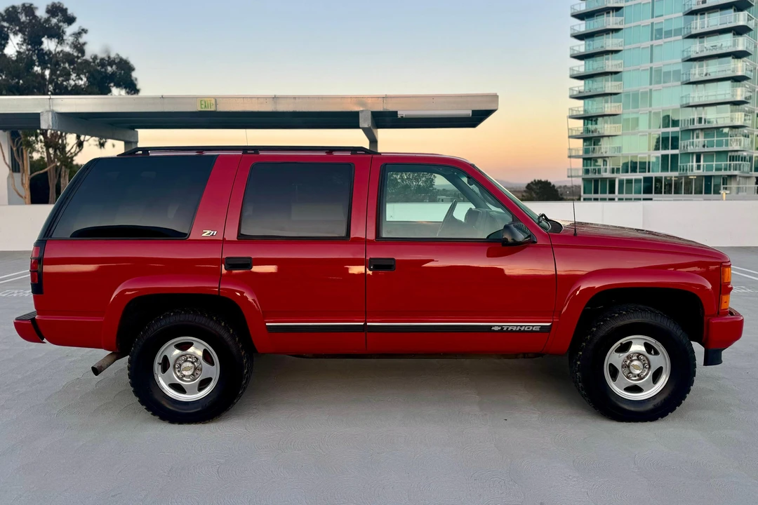 2000 Chevrolet Tahoe 2nd Gen - Image 3 of 31