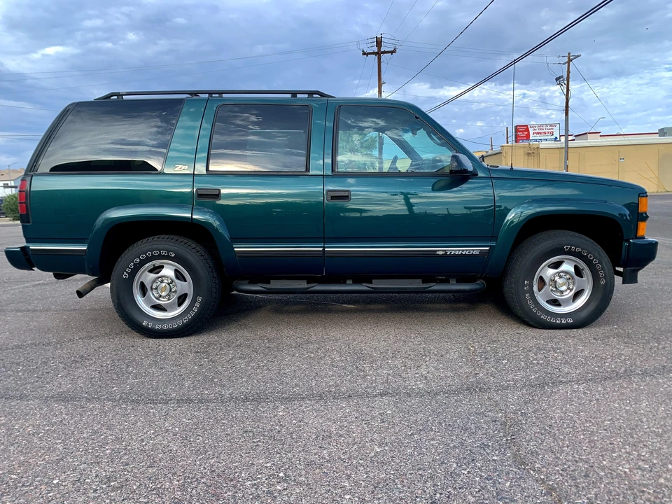2000 Chevrolet Tahoe 1st Gen - Image 11 of 31