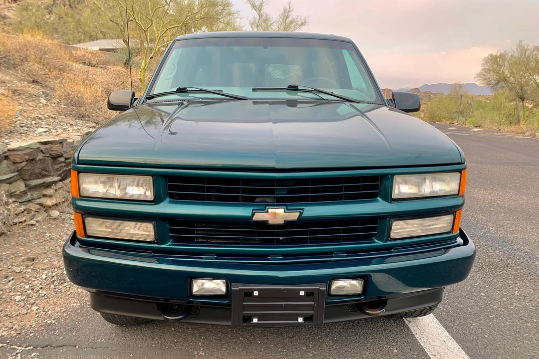 2000 Chevrolet Tahoe 1st Gen - Image 2 of 31