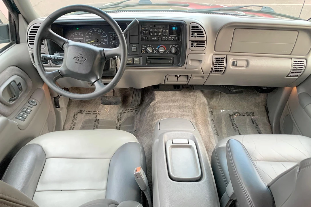 2000 Chevrolet Tahoe 1st Gen - Image 28 of 31