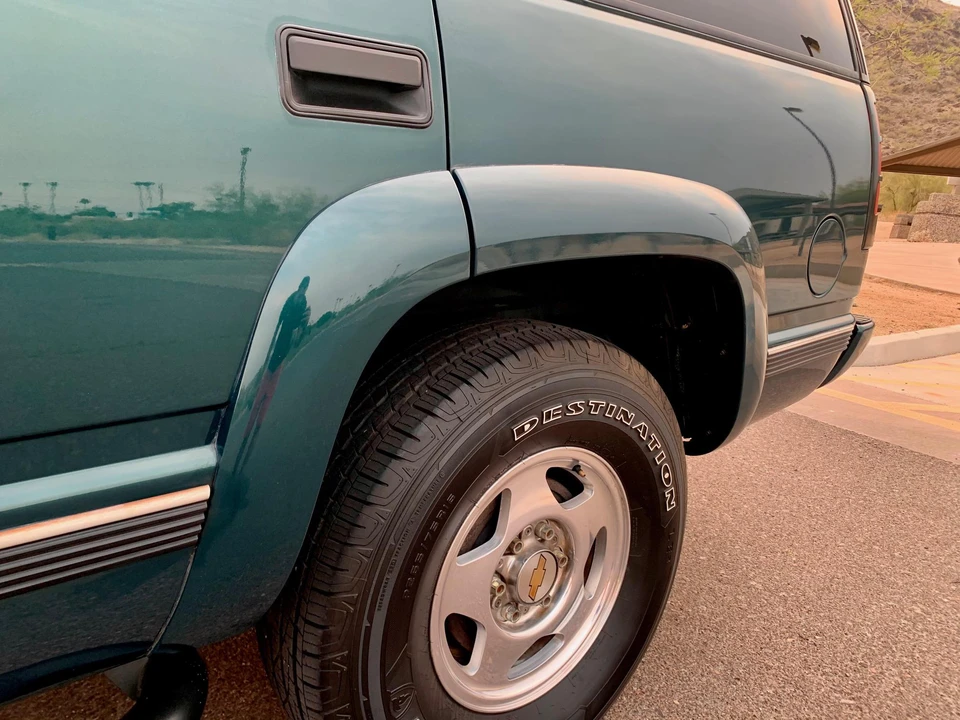 2000 Chevrolet Tahoe 1st Gen - Image 15 of 31