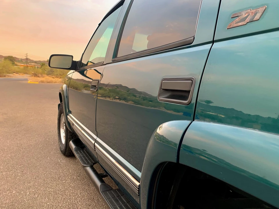 2000 Chevrolet Tahoe 1st Gen - Image 16 of 31
