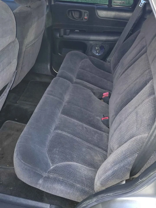 2000 Chevrolet Blazer - Image 8 of 9