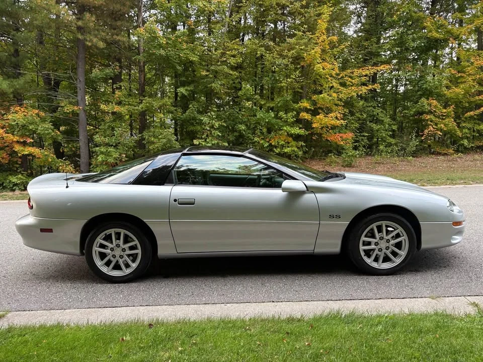 2000 Chevrolet Camaro 4th Gen - Image 2 of 11