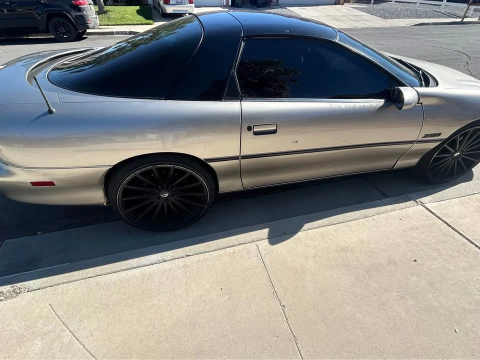 2000 Chevrolet Camaro 4th Gen - Image 2 of 4