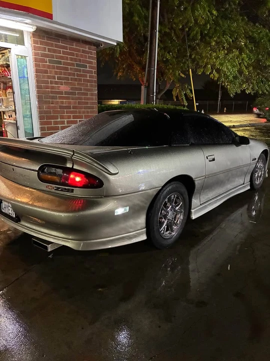 2000 Chevrolet Camaro 4th Gen - Image 2 of 7