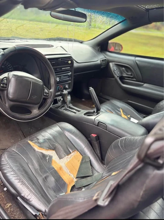 2000 Chevrolet Camaro 4th Gen - Image 3 of 4