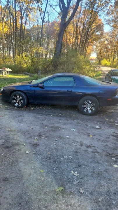 2000 Chevrolet Camaro 4th Gen - Image 2 of 3