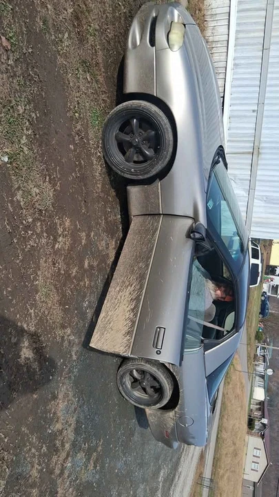 2000 Chevrolet Camaro 4th Gen - Image 2 of 3