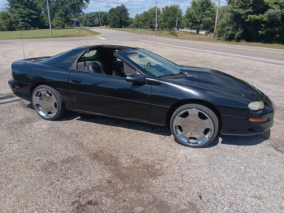 2000 Chevrolet Camaro 4th Gen - Image 2 of 9