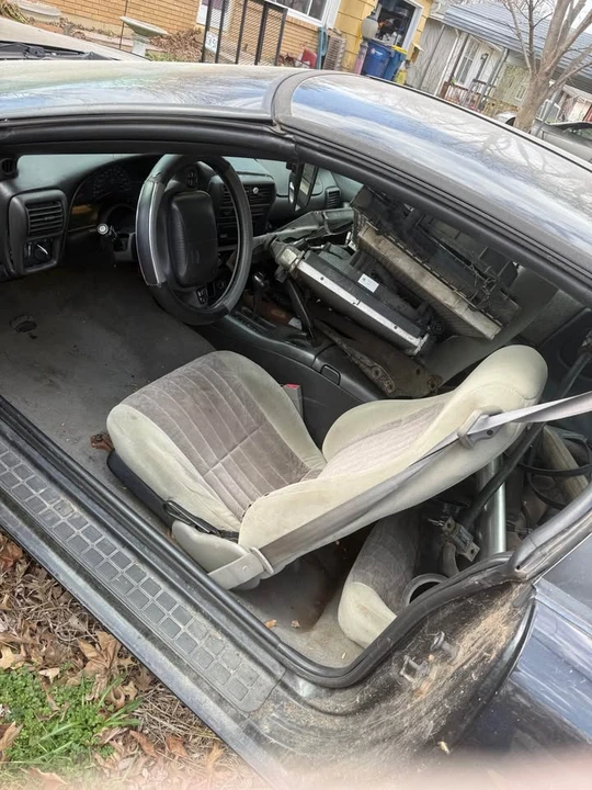 2000 Chevrolet Camaro 4th Gen - Image 6 of 9