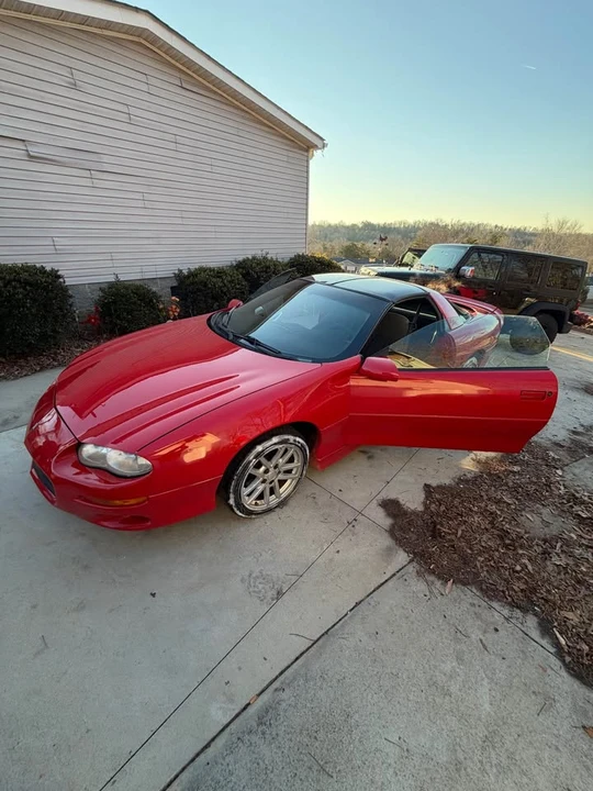 2000 Chevrolet Camaro 4th Gen - Image 2 of 7