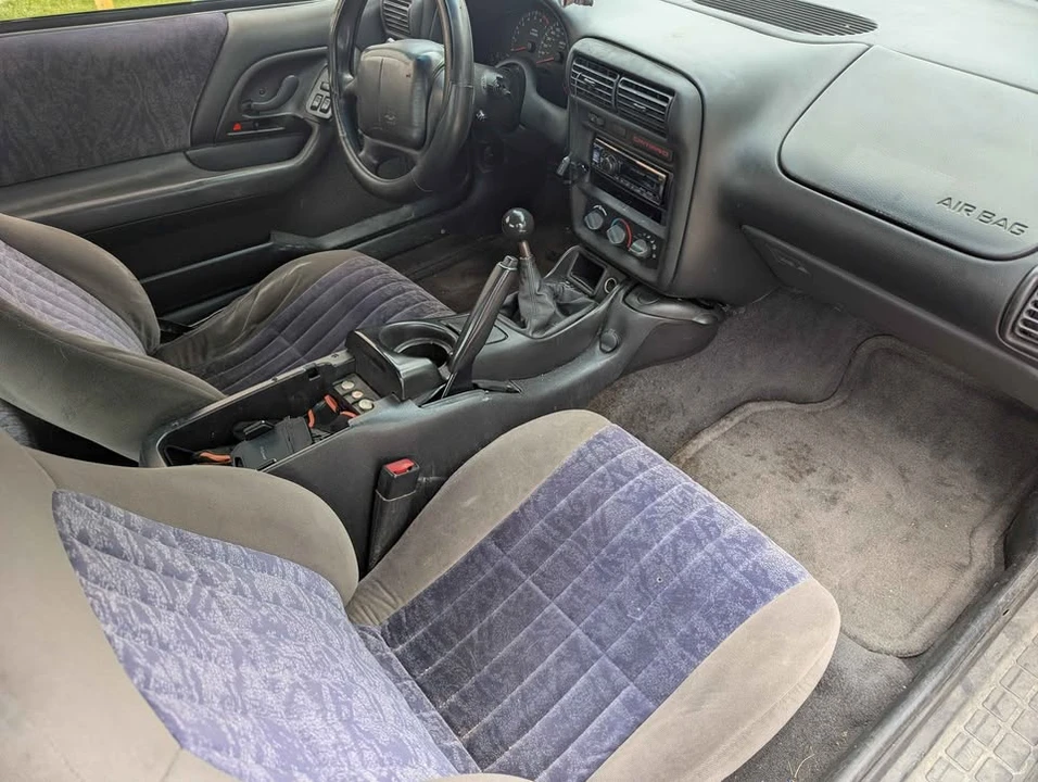 2000 Chevrolet Camaro 4th Gen - Image 12 of 17