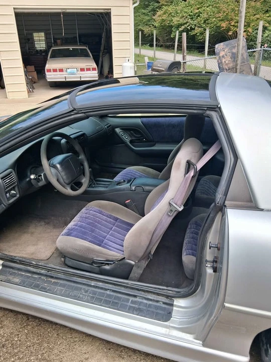 2000 Chevrolet Camaro 4th Gen - Image 3 of 6