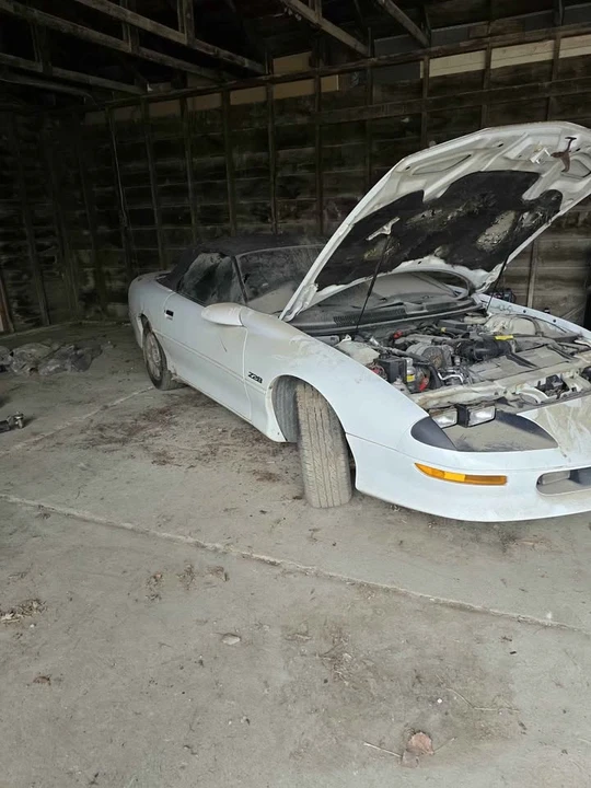 2000 Chevrolet Camaro 4th Gen - Image 2 of 4