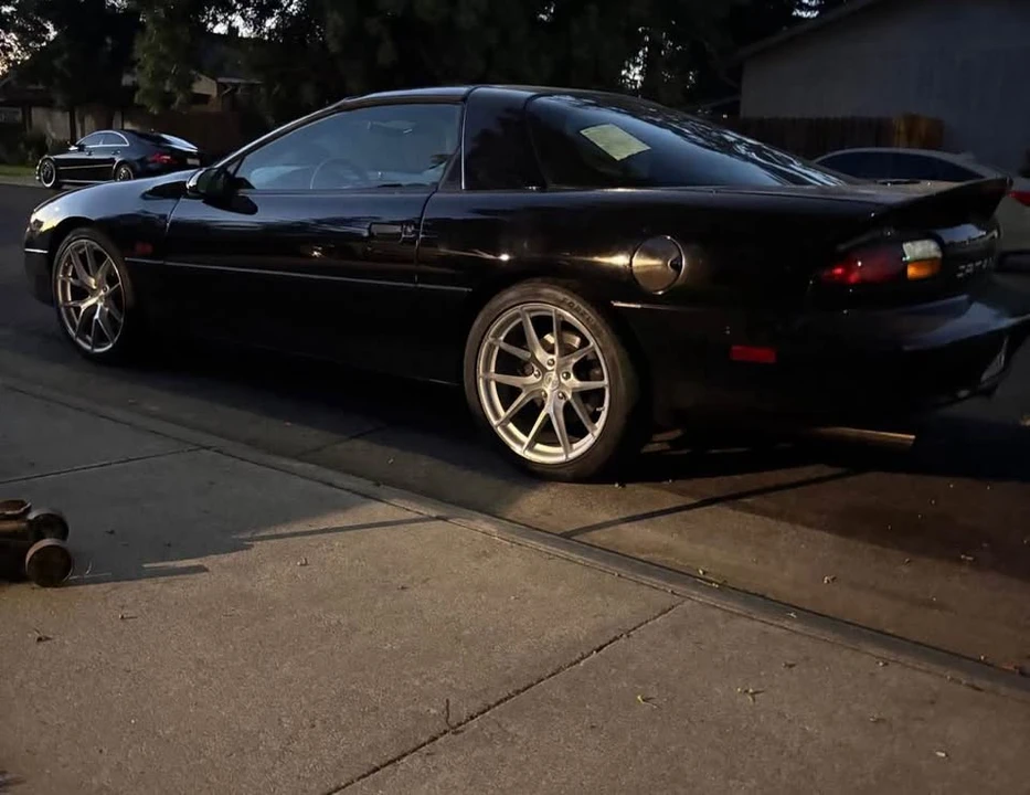 2000 Chevrolet Camaro SS 4th Gen - Image 3 of 4